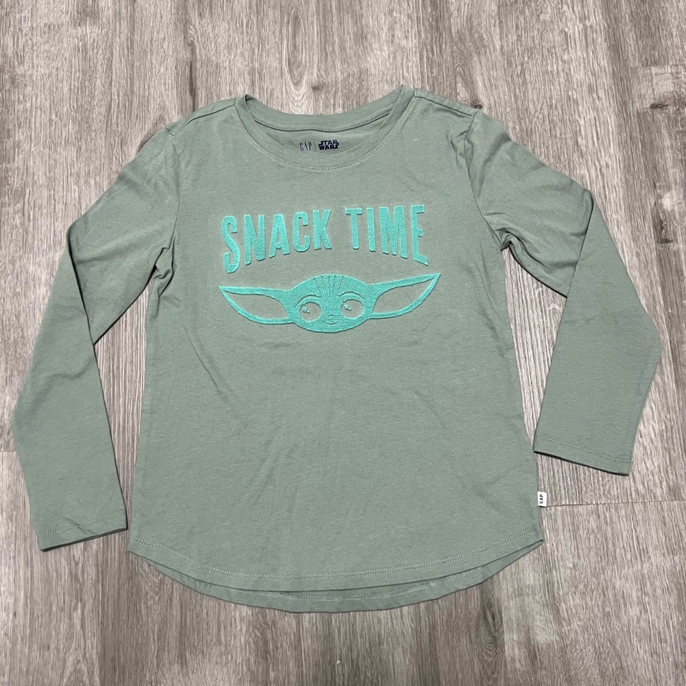 GAP Kids Star Wars Green Long Sleeve Shirt w/‎ Yoda, girls size M